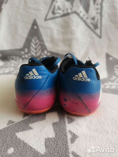 Футбольные бутсы