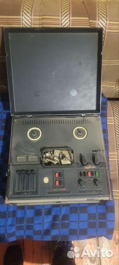 Магнитофон Комета 212-1