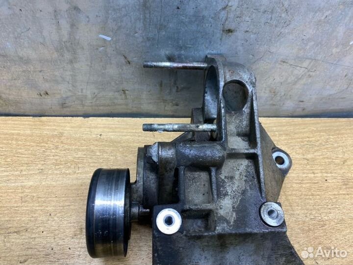 Кронштейн компрессора кондиционера Chevrolet