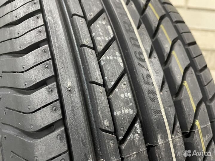 Royal Black Royal Comfort 195/60 R15 88H