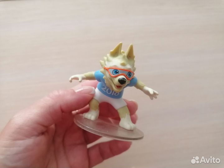 Игрушки из киндера Макси Свитбокс Макдональдс Fifa