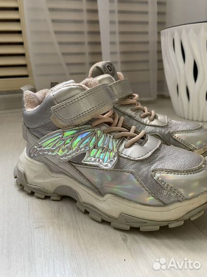 Кроссовки для девочки