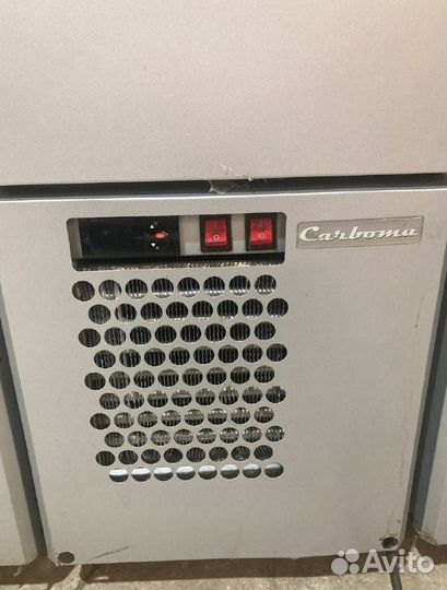 Стол холодильный Carboma
