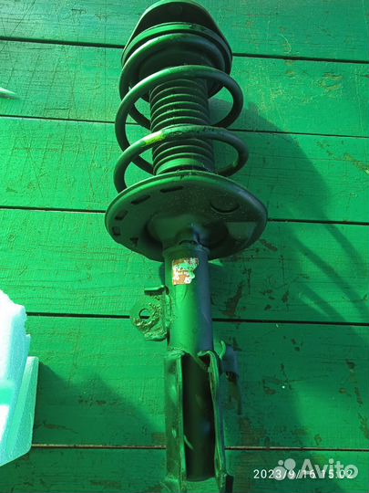 Левая стойка Тойота 150