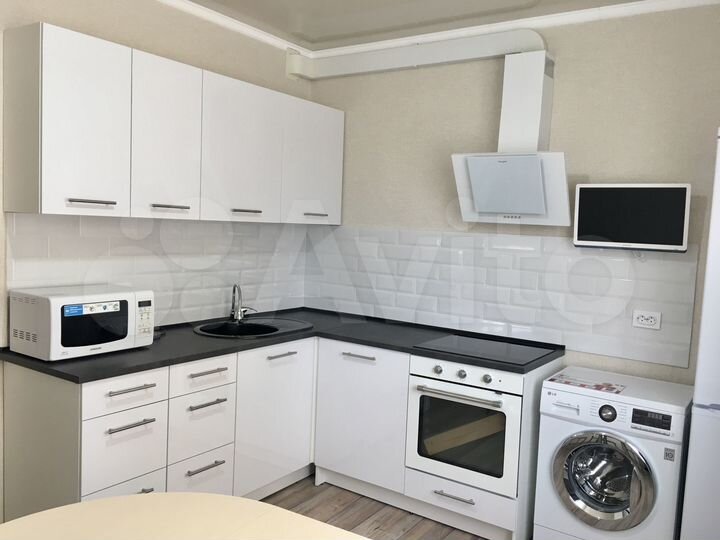 2-к. квартира, 63 м², 4/14 эт.