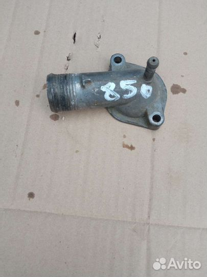 Volvo 850 патрубок термостата