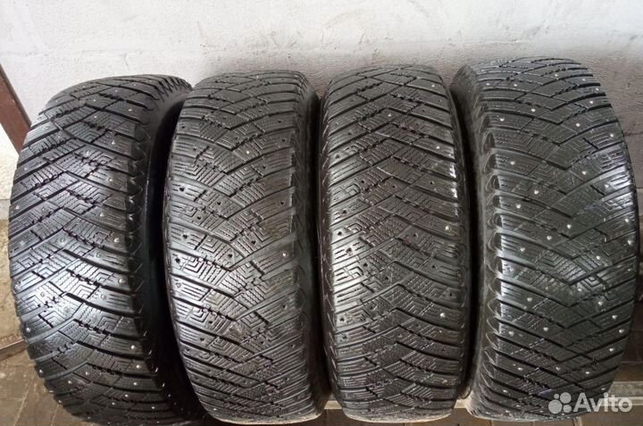 Goodyear UltraGrip Ice Arctic SUV 235/65 R17 98W