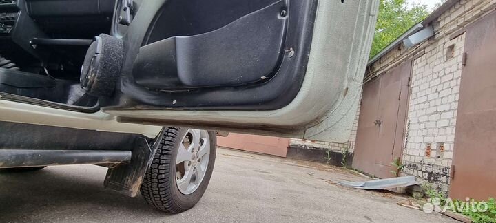 LADA 4x4 (Нива) 1.8 МТ, 2004, 190 000 км