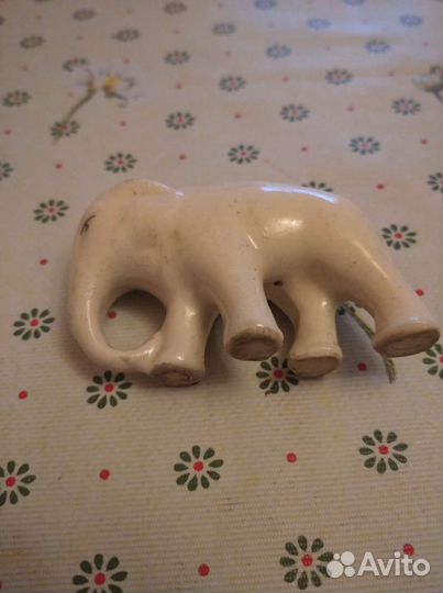 Фарфоровые статуэтки слонов