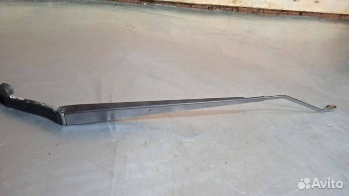 Поводок стеклоочистителя левый левой Mitsubishi