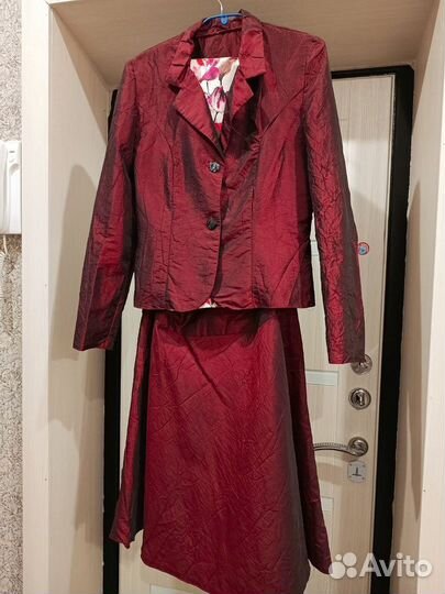 Костюм женский