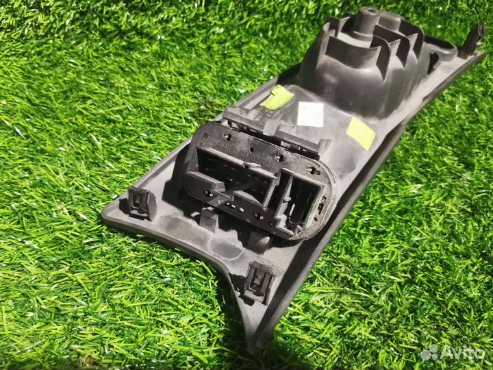 Блок стеклоподъёмников Форд Фокус 1 USA