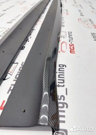Лезвия порогов BMW X6M F86 Hamann Style карбон
