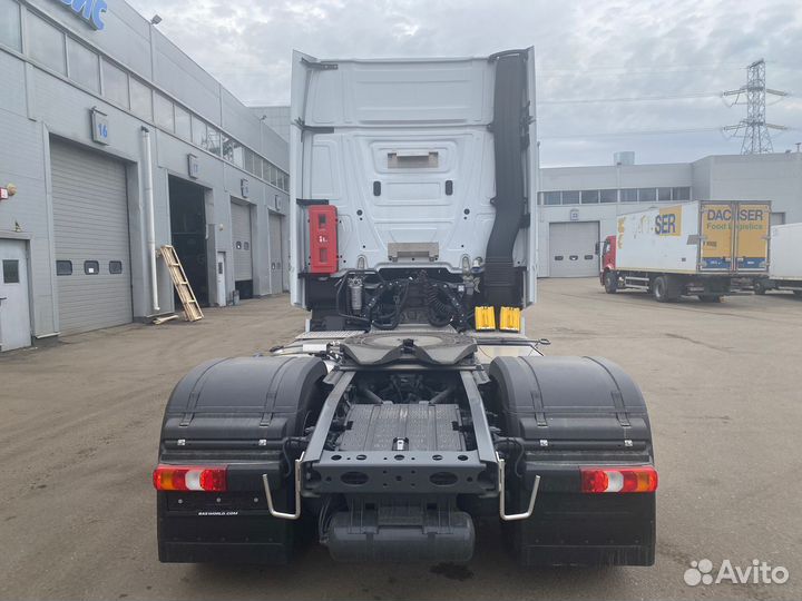 Mercedes-Benz Actros 1942, 2022