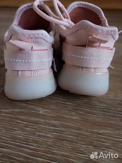Кроссовки для девочки 27 размер