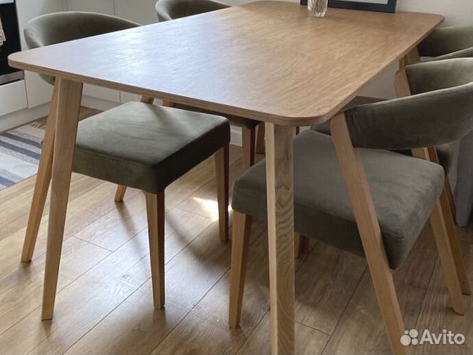 Кухонный стол из натуральной древесины