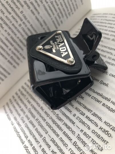 Крабик, заколка для волос Prada