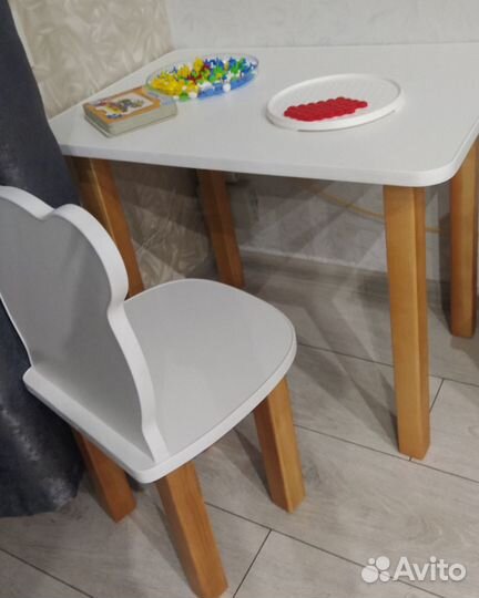 Детский стол и стул новый в коробке не собран