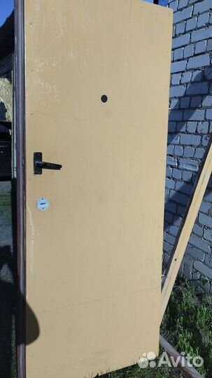 Дверь входная металлическая