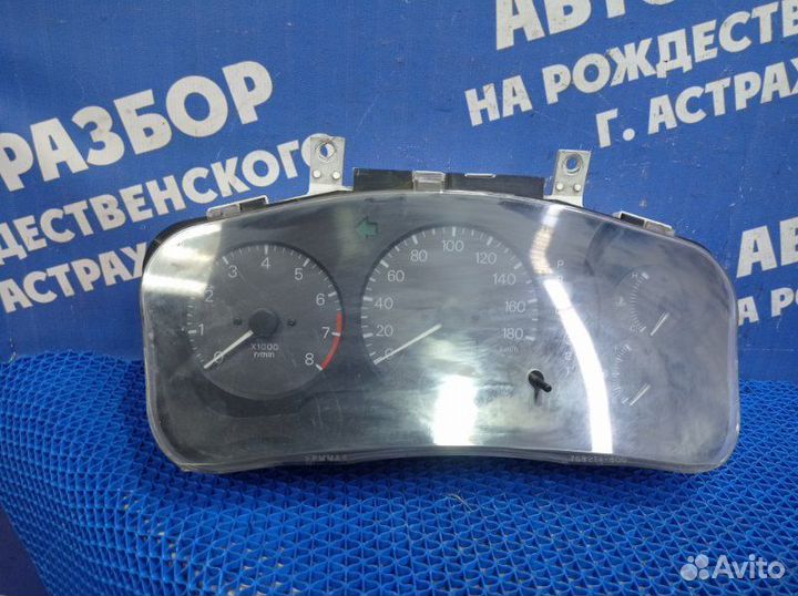 Панель приборов Mitsubishi Colt купе 1999