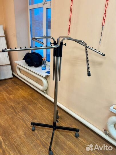 Вешалка напольная металлическая бу