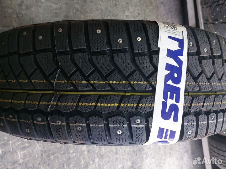 Viatti Brina Nordico V-522 215/50 R17 91T