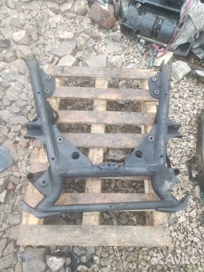 Подрамник передний Bmw X5 e53 рестайлинг