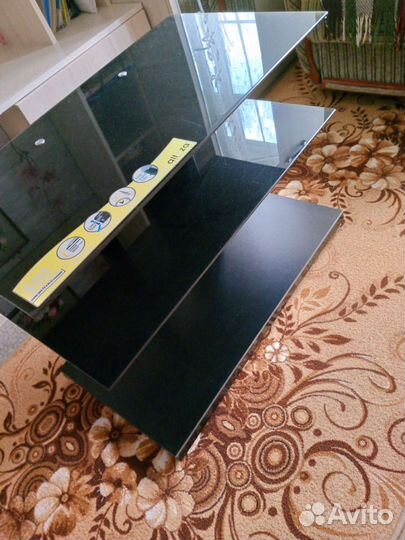 Стол стеклянный