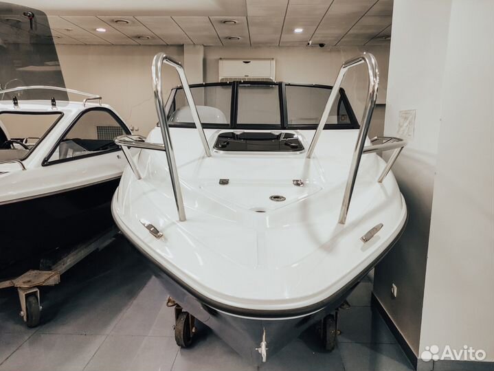 Каютный катер Phoenix Феникс 560