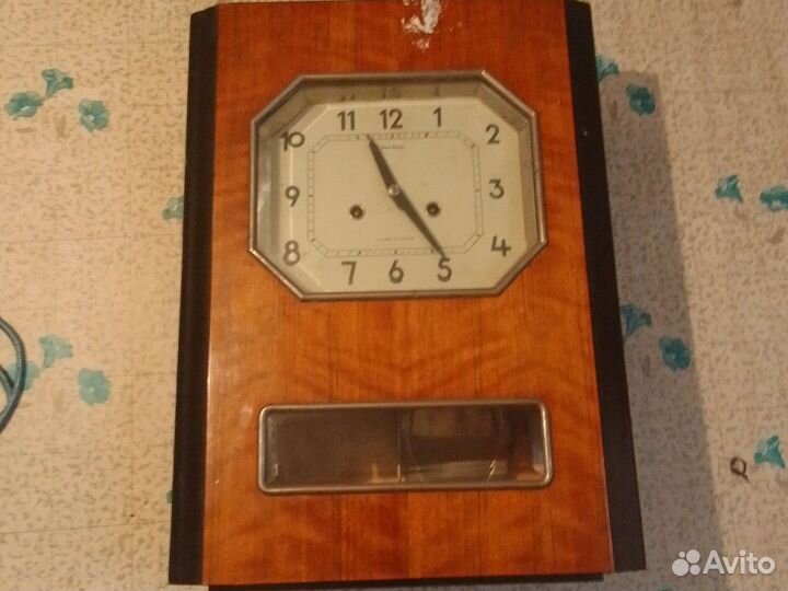 Старинные настенные часы