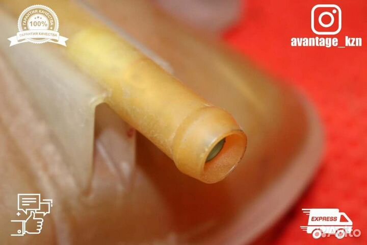 Бачок антифриза Jeep Grand Cherokee WK2 3.0D 2010