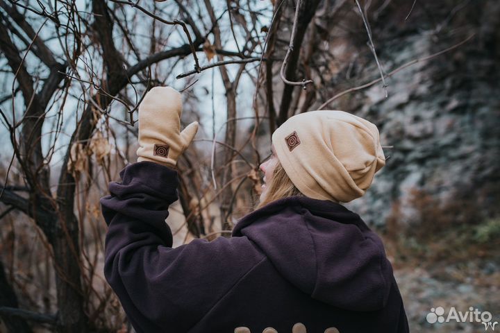 Шапка легкая petroglyphs