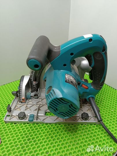 Погружая Пила Makita SP6000