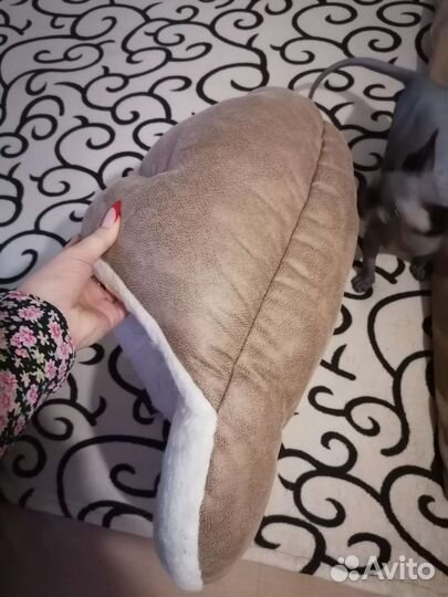 Лежанка для кошек