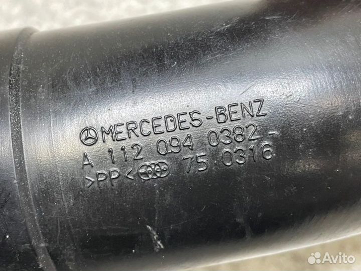 Патрубок воздушного фильтра левый Mercedes-Benz