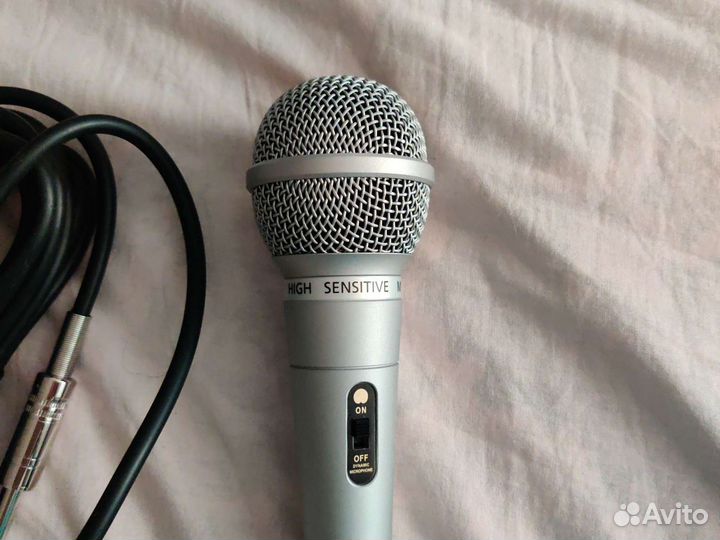 Студийный микрофон новый