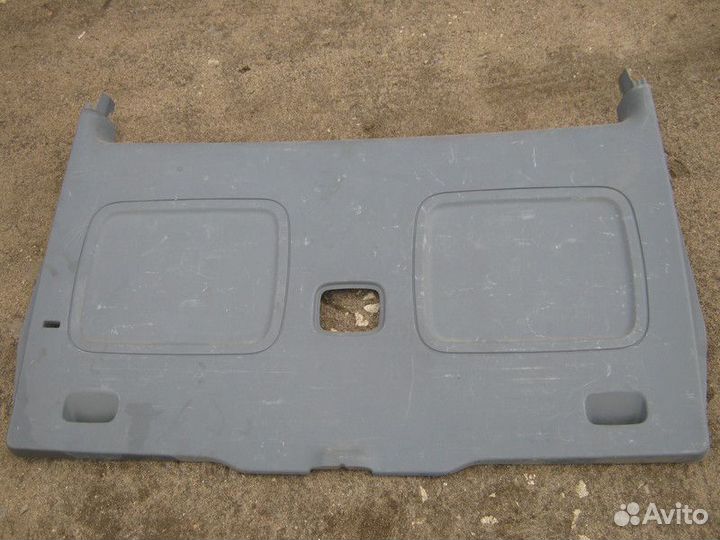 Обшивка двери багажника Mercedes-Benz W639