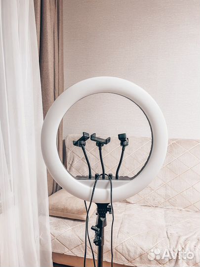 Продаю Кольцевая лампа 45 см с усиленным штативом
