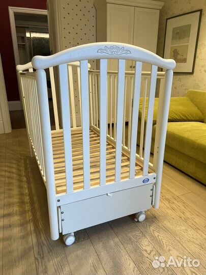 Детская кровать фирма Pali и пеленальный столик