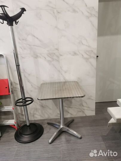 Столик стальной