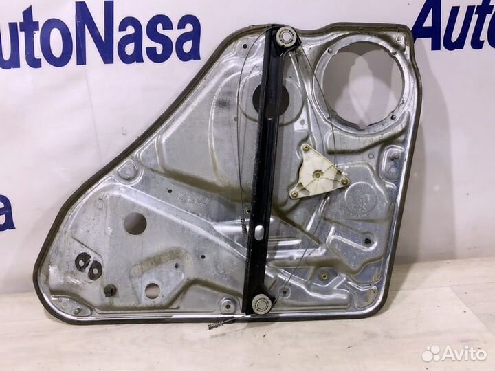 Стеклоподъемник задний левый Volkswagen Passat B5