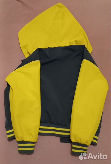 Ветровка на мальчика 98-104 новая