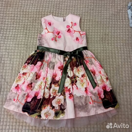 Платье нарядное для девочки 6-7- лет