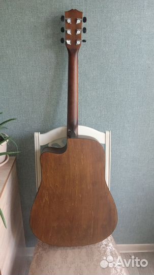 Акустическая гитара