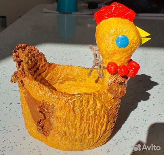 Пасхальная курочка в технике папье-маше