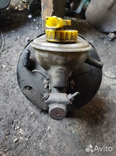 Вакумник усилитель тормозов Volkswagen caddy