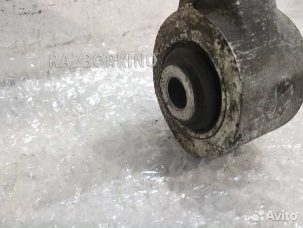 Рычаг задний верхний правый 55501KB50A