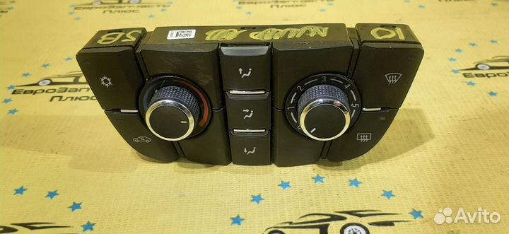 Блок управления климатом Opel Astra J