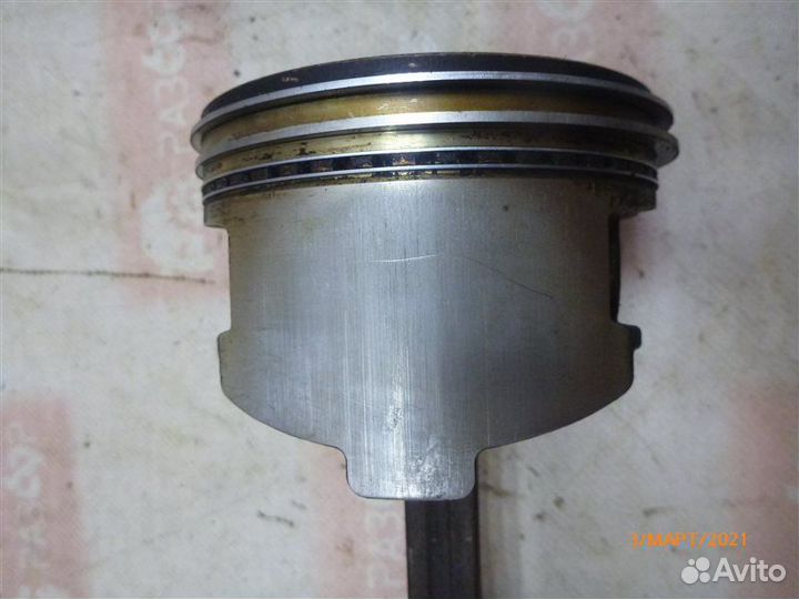 Поршень с шатуном Mitsubishi Montero Sport K90