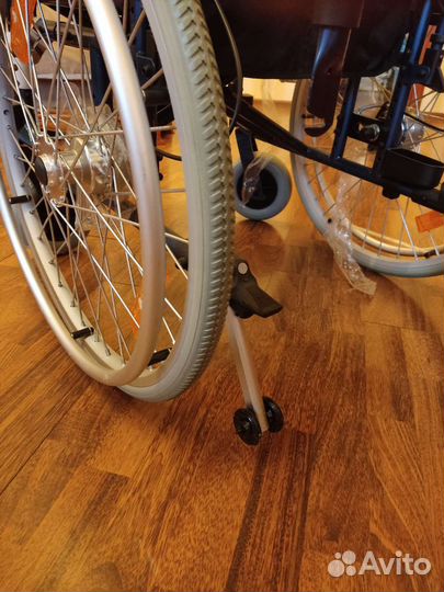 Инвалидная коляска новая